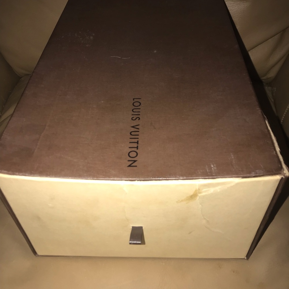 Louis Vuitton Sneakers ✴️100% Authentic ✴️ Size 10 - Picture 3 of 8